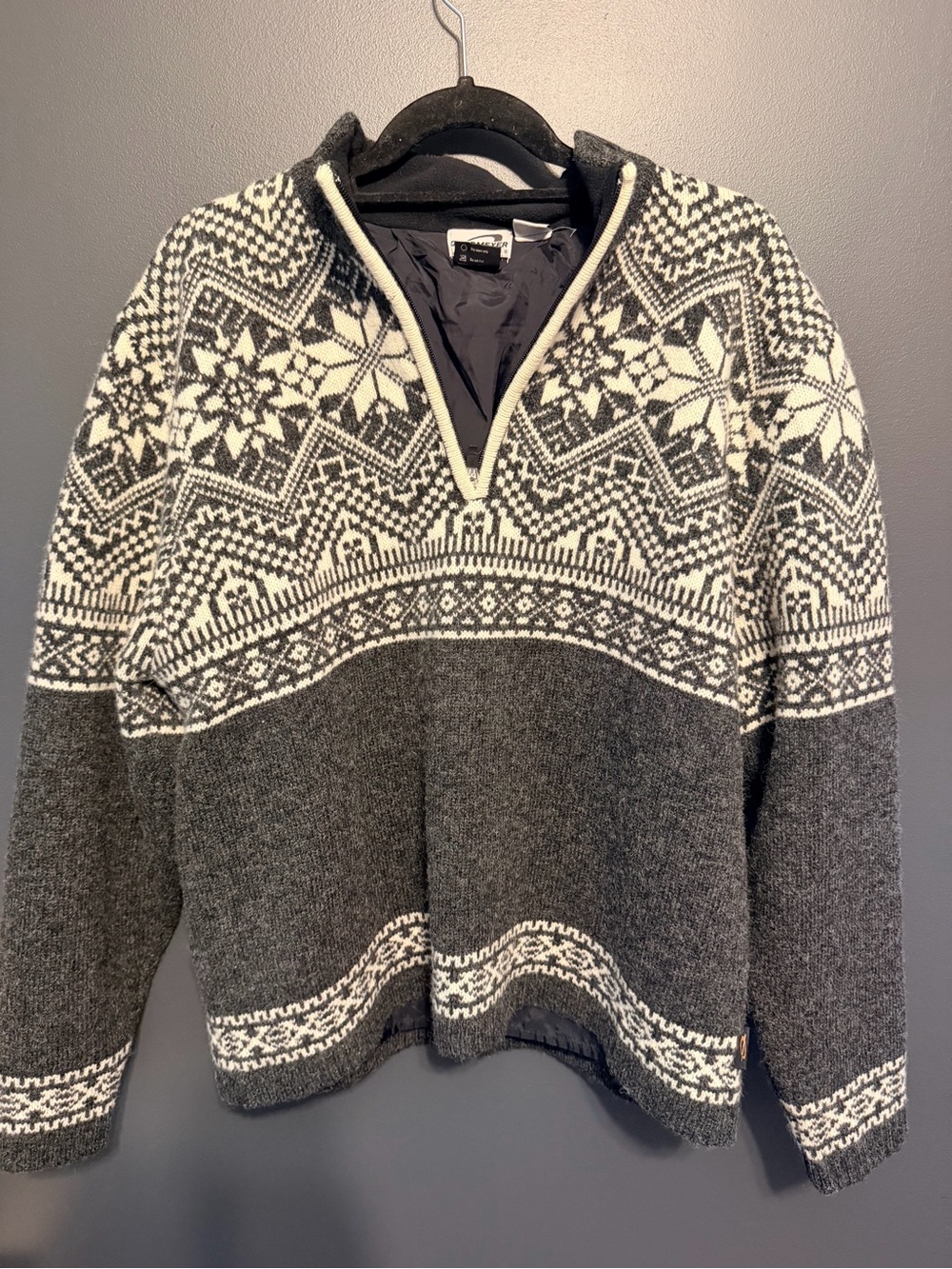 Obermeyer Gray & White Nordic Half-Zip Sweater 100% wool